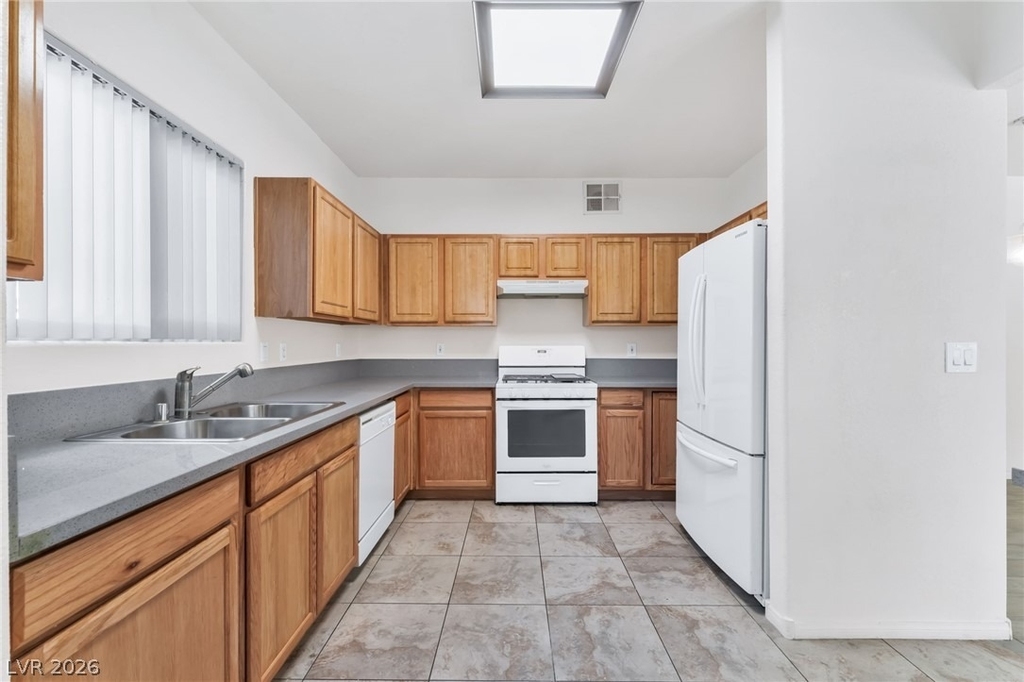 6164 Pine Villa Avenue - Photo 10
