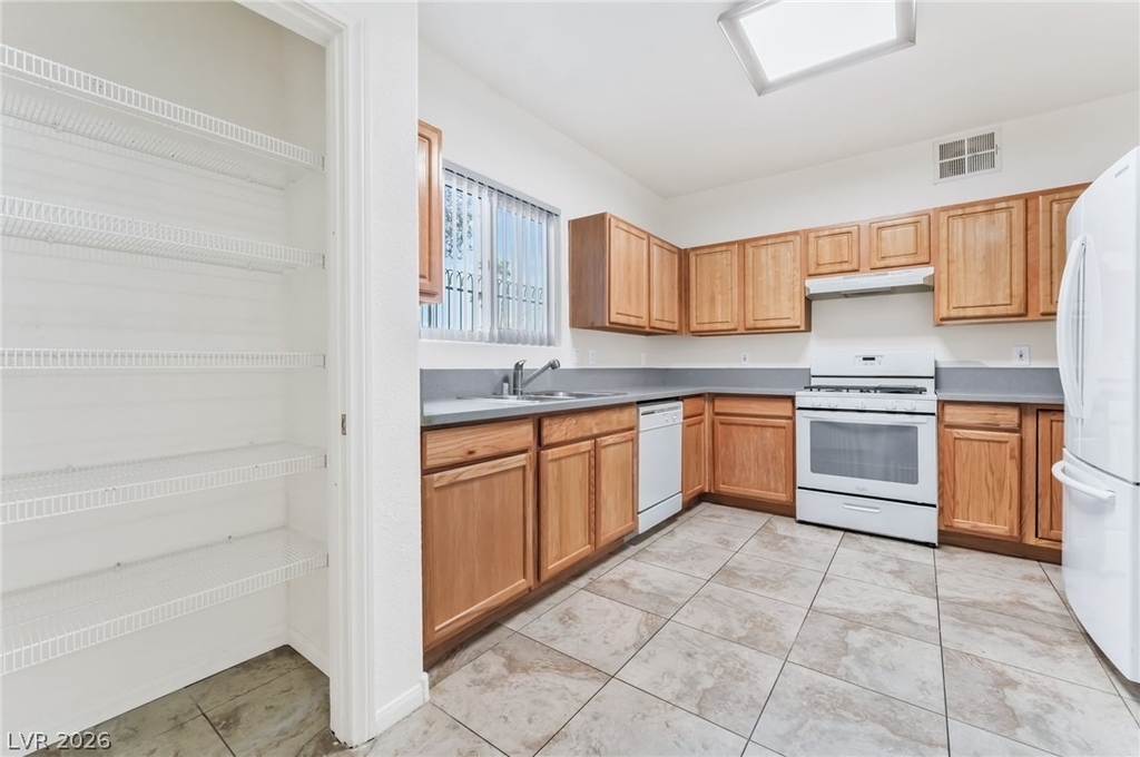 6164 Pine Villa Avenue - Photo 8