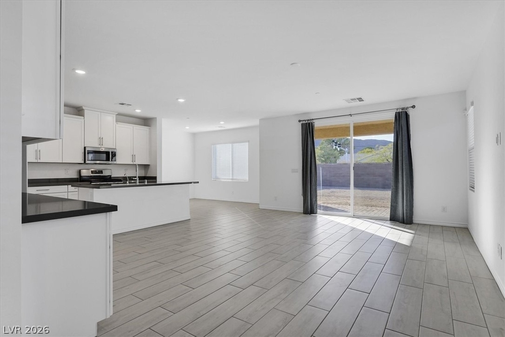 303 Fletcher Falls Street - Photo 2