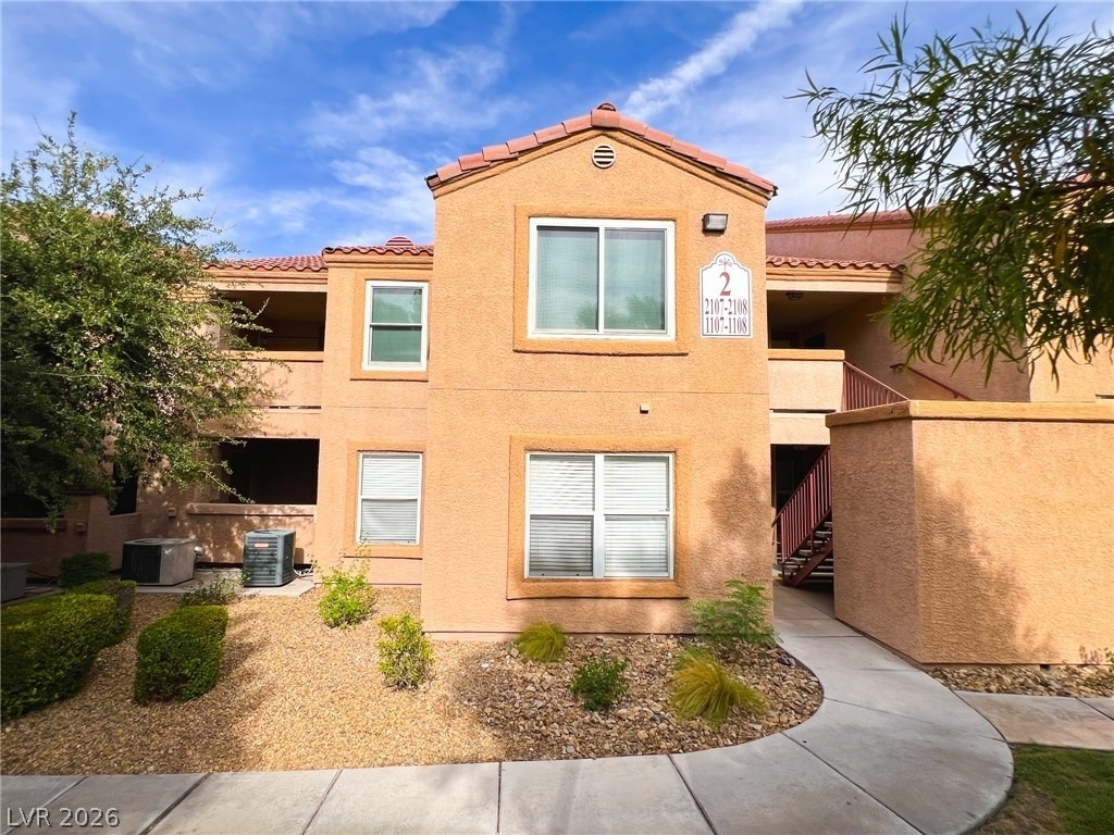 1150 N Buffalo Drive - Photo 4