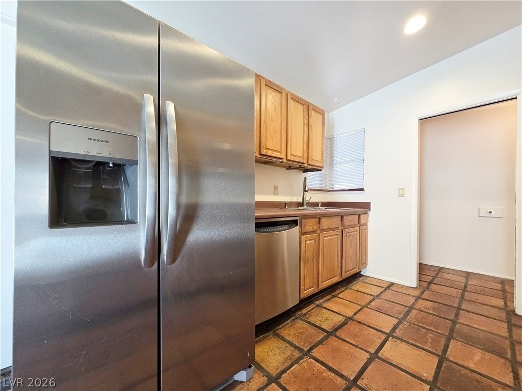 6346 Bullion Boulevard - Photo 9