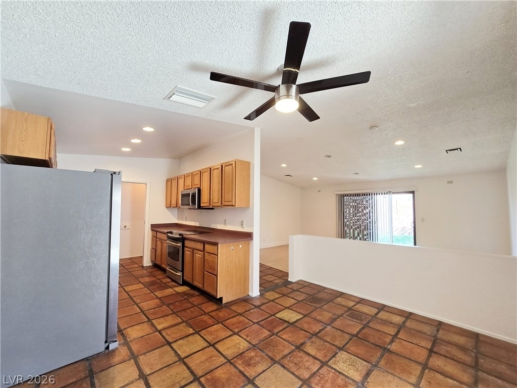6346 Bullion Boulevard - Photo 4