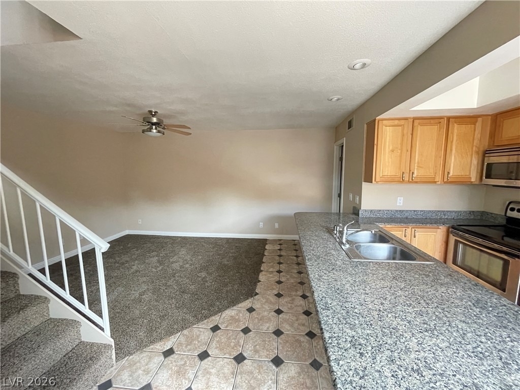 240 Shadybrook Lane - Photo 3