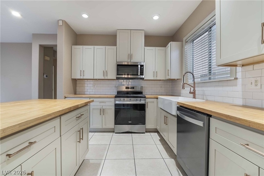 10466 Gwynns Falls Street - Photo 8