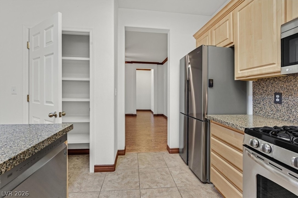 2194 Picture Rock Avenue - Photo 3