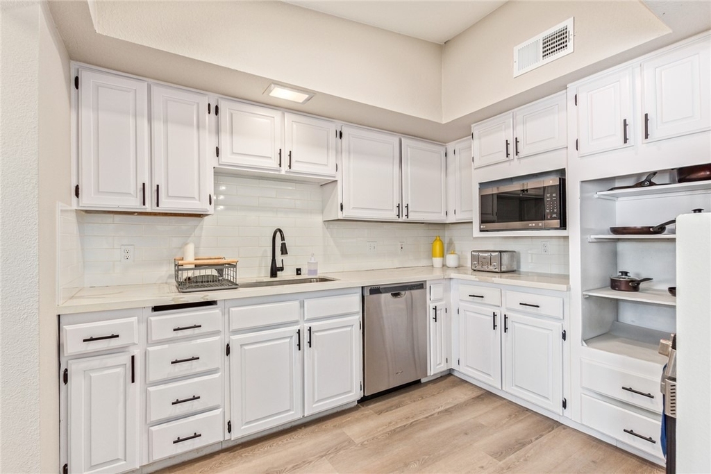 1028 Nassau Drive - Photo 18