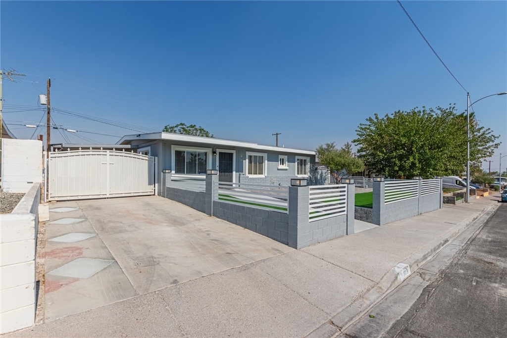 1028 Nassau Drive - Photo 3