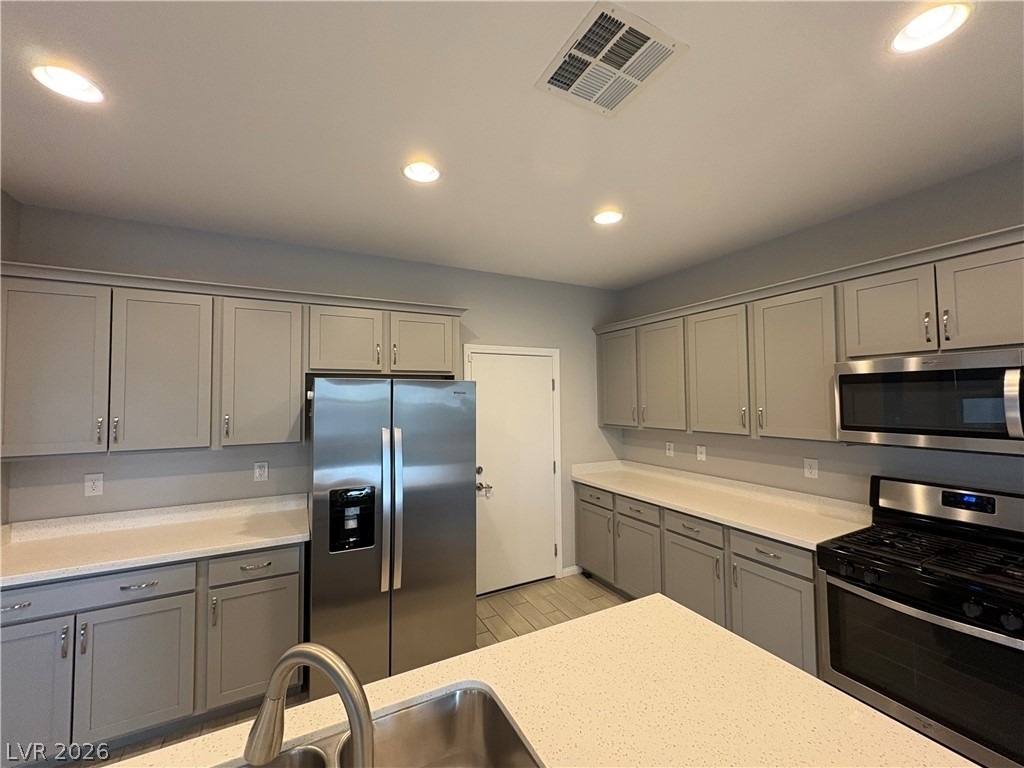 9898 Poplar Point Avenue - Photo 5