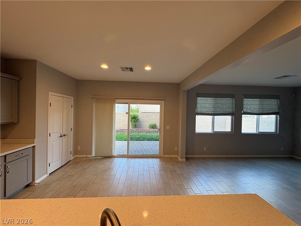 9898 Poplar Point Avenue - Photo 7