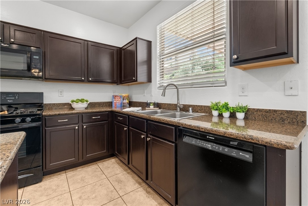 1049 Via Saint Andrea Place - Photo 4