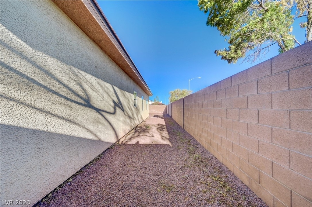 139 Bloomsbury Avenue - Photo 32