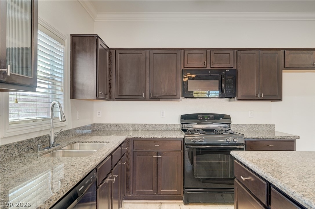 139 Bloomsbury Avenue - Photo 9