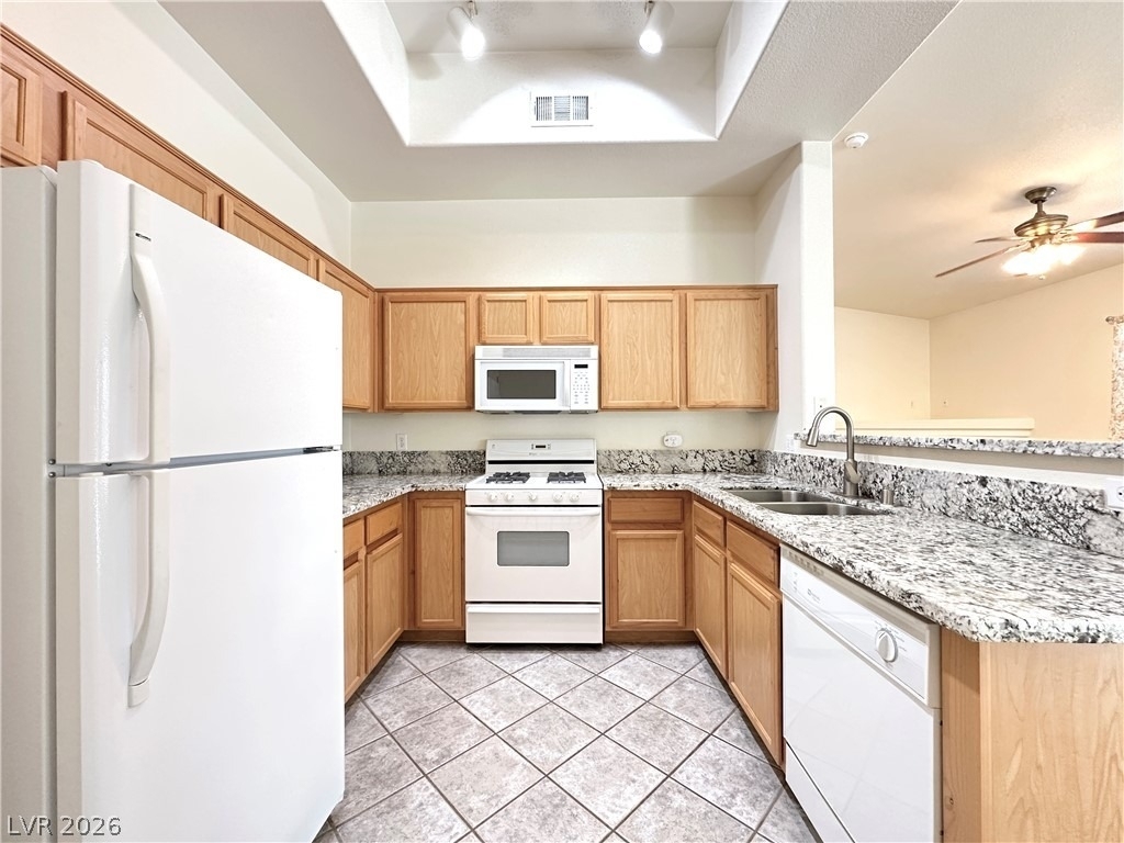 2305 W Horizon Ridge Parkway - Photo 8