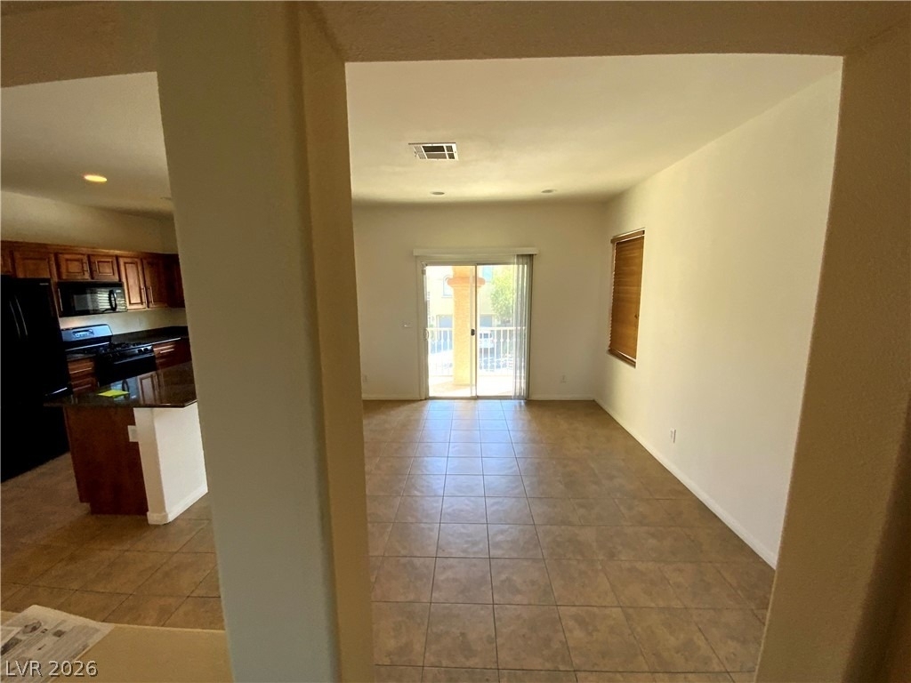 1182 Enzo Avenue - Photo 2