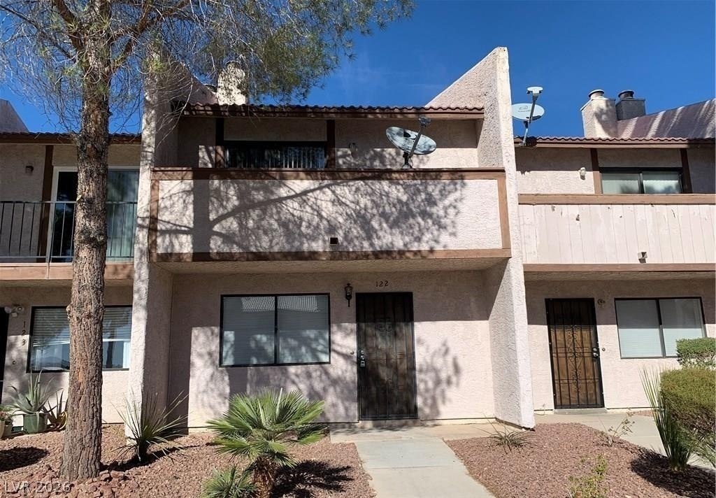 5266 Lisagayle Court - Photo 0