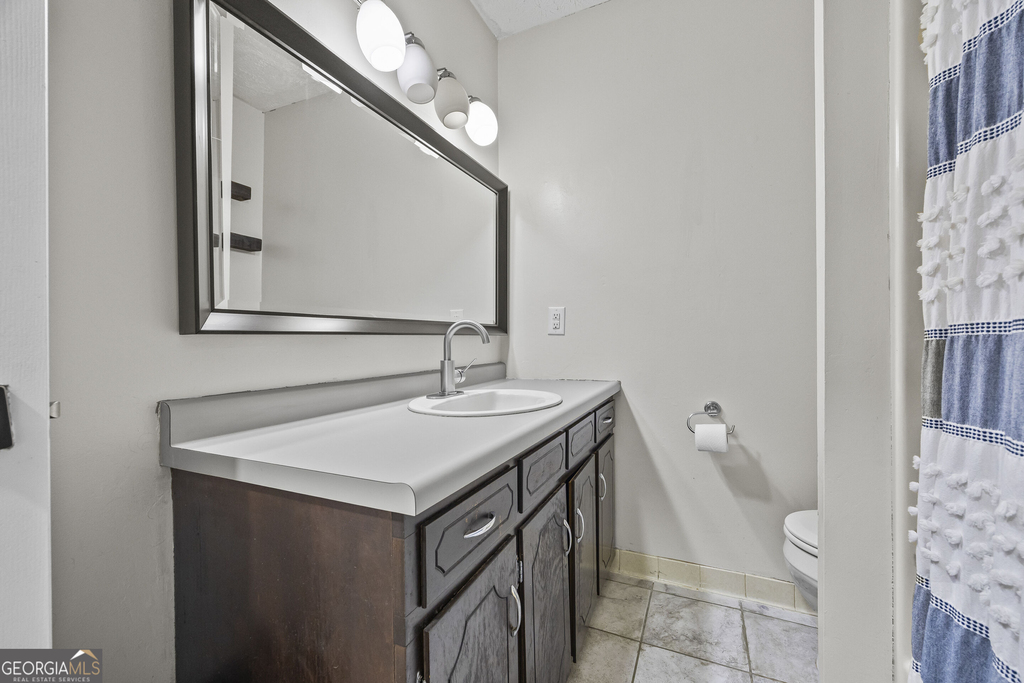 527 University Circle - Photo 10
