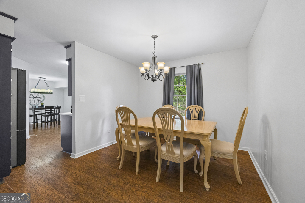 527 University Circle - Photo 6
