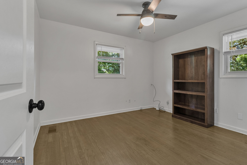 610 Oriole Drive Se - Photo 15