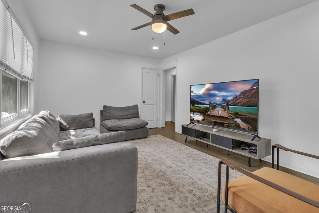 610 Oriole Drive Se - Photo 4
