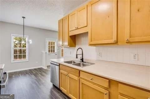 762 Commerce Boulevard - Photo 2
