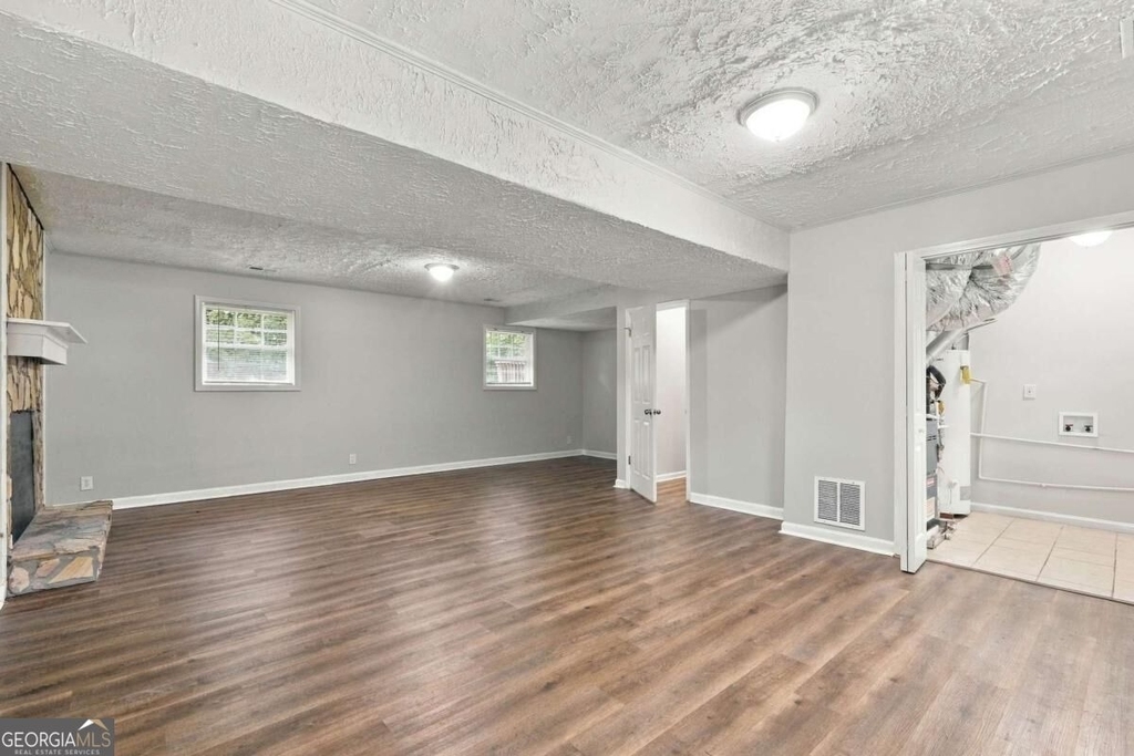 2741 Oxford Drive - Photo 11