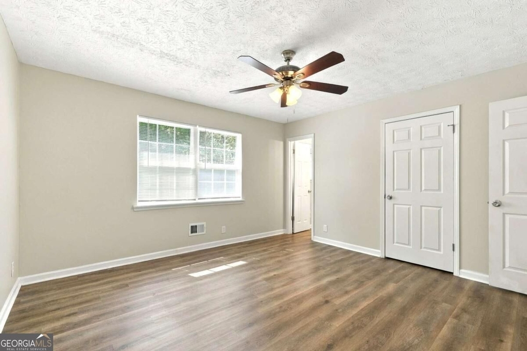 2741 Oxford Drive - Photo 10