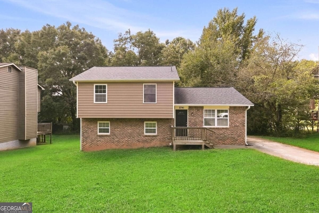 2741 Oxford Drive - Photo 0