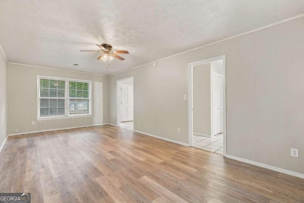 1166 Shoreham Drive - Photo 5