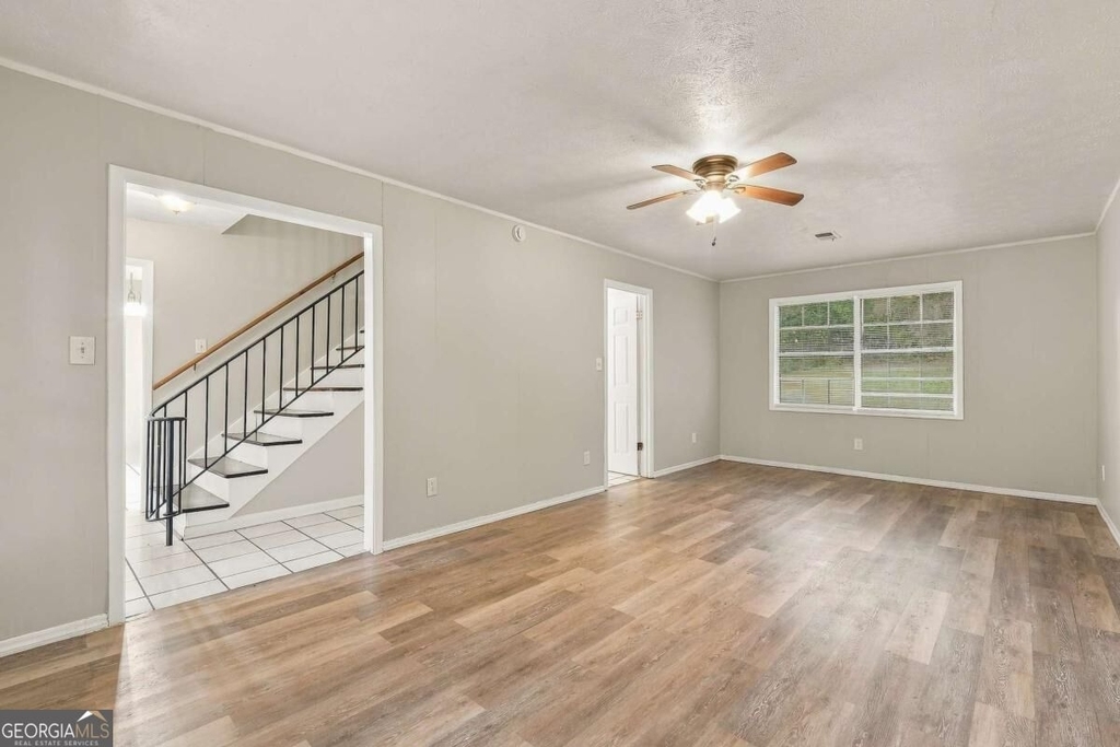 1166 Shoreham Drive - Photo 4