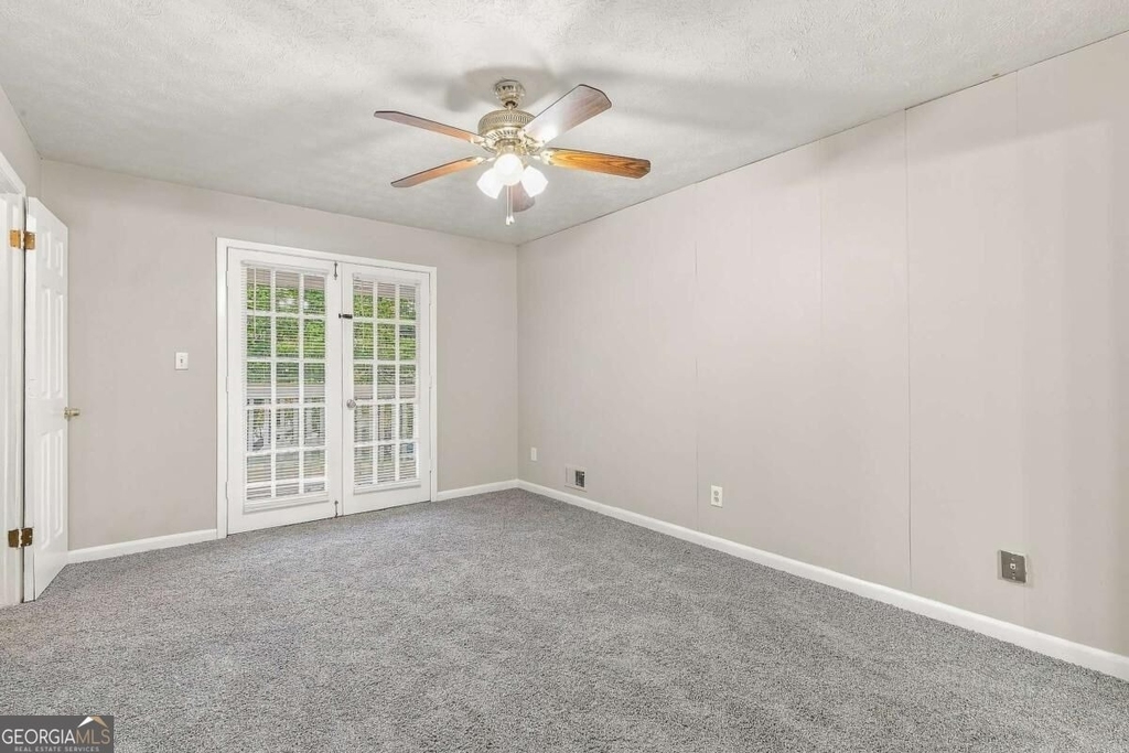 1166 Shoreham Drive - Photo 11