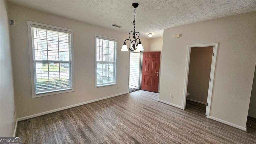 3060 Kentmere Drive - Photo 1
