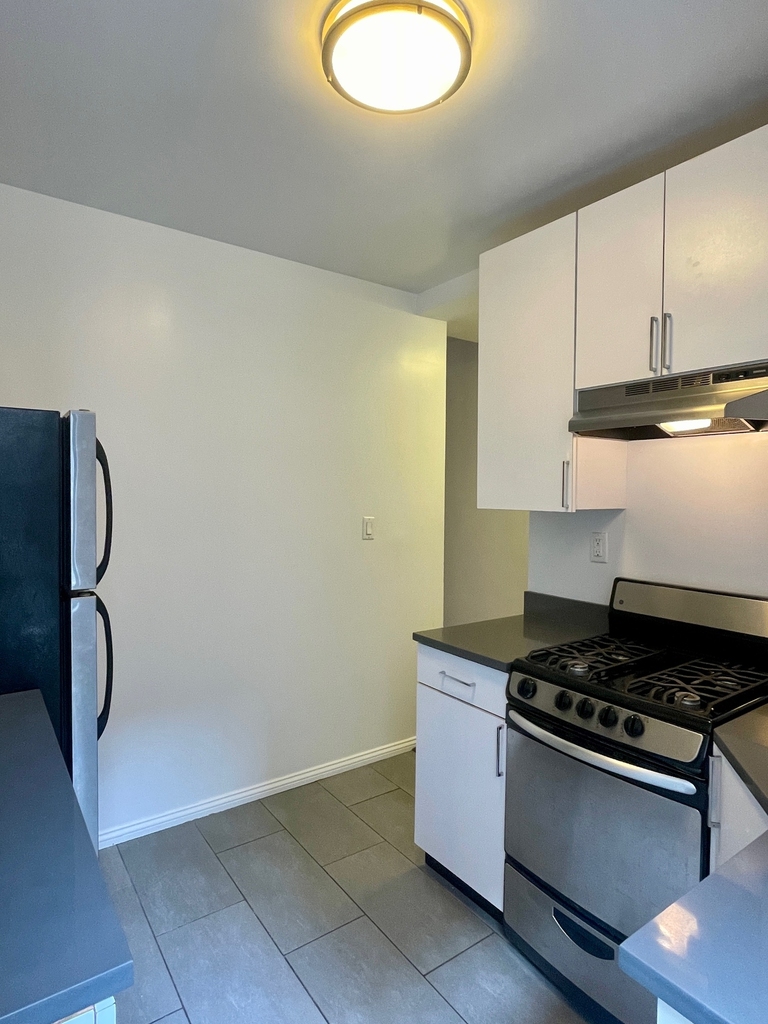  East 88th Street / Park Avenue - Photo 4