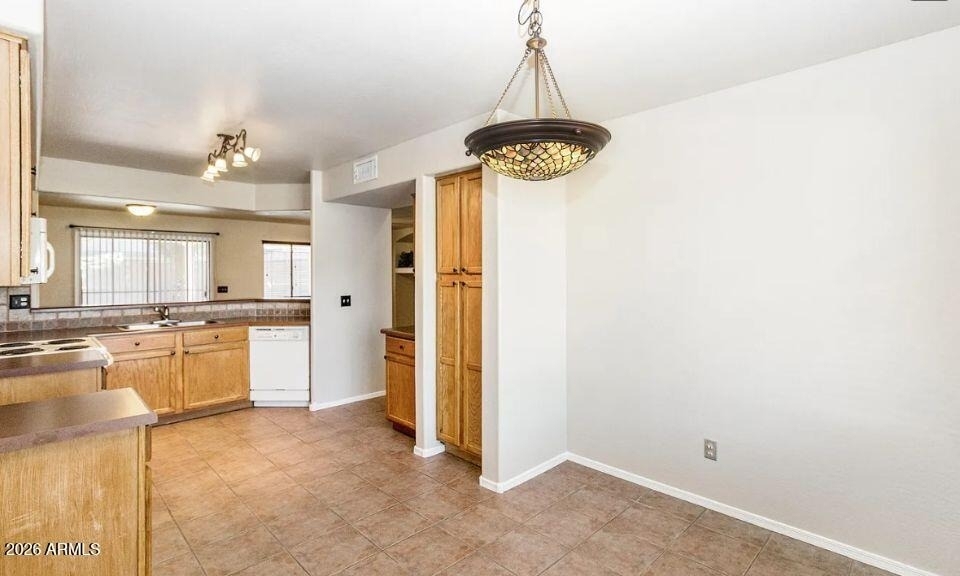 1449 E 11th Street - Photo 6