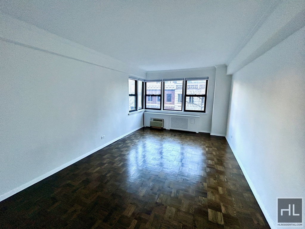 Beekman Place - Photo 2