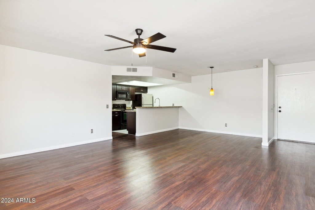 8841 N 8th Street - Photo 16
