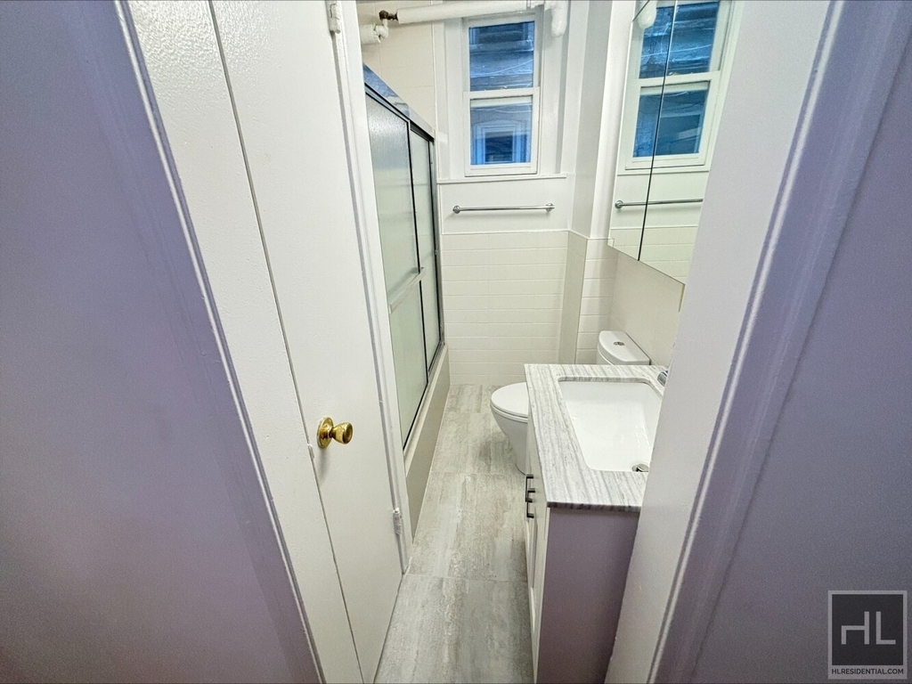 E 66 Street - Photo 2