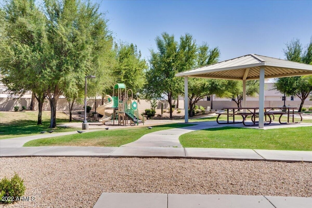902 E Madeline Drive - Photo 34