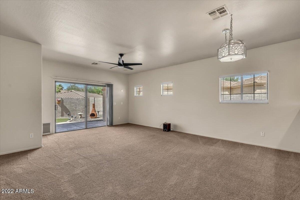 902 E Madeline Drive - Photo 7