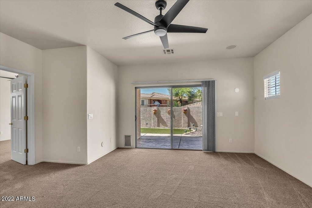 902 E Madeline Drive - Photo 10