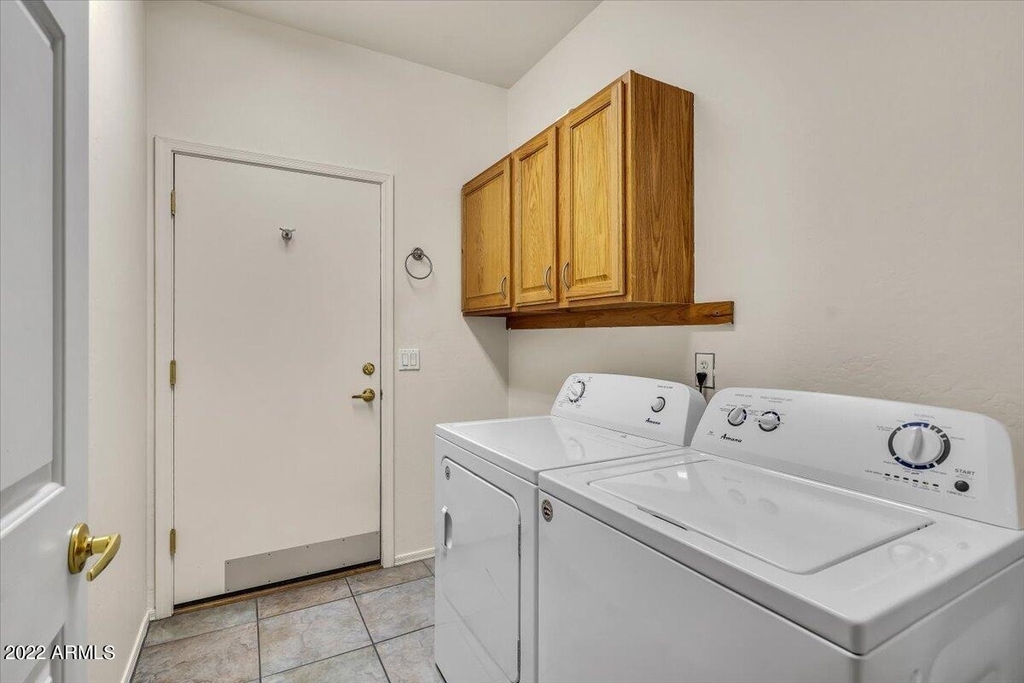 902 E Madeline Drive - Photo 21