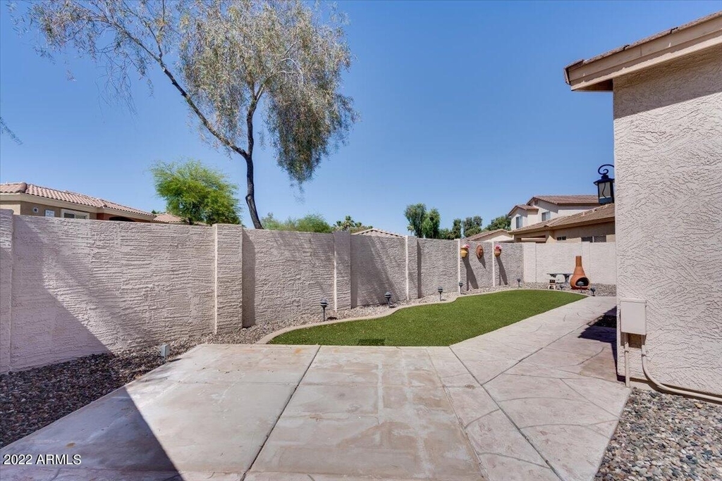 902 E Madeline Drive - Photo 27