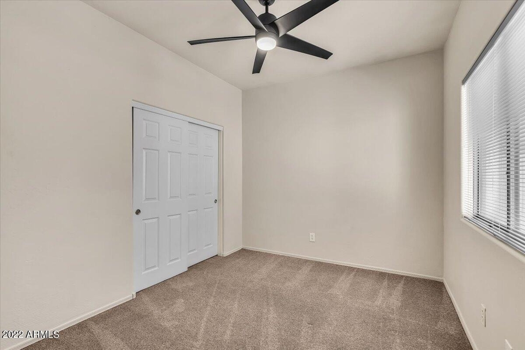 902 E Madeline Drive - Photo 16