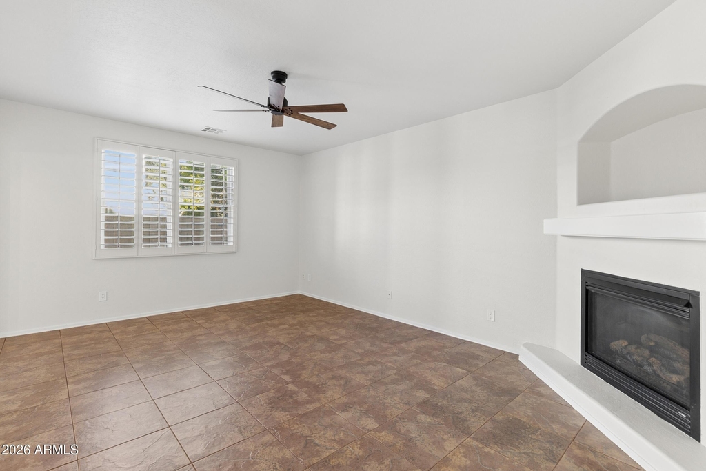 16018 N 171st Drive - Photo 5