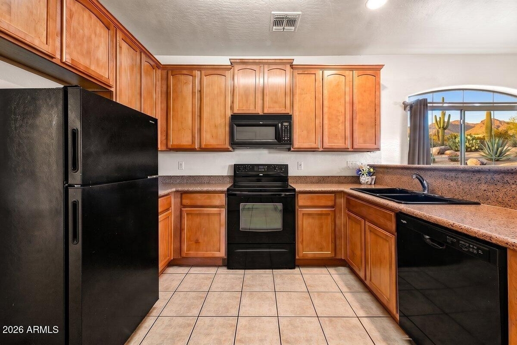 2600 E Springfield Place - Photo 9