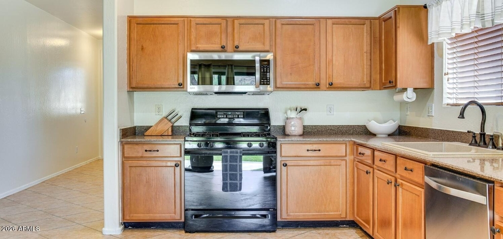1117 E Milada Drive - Photo 8