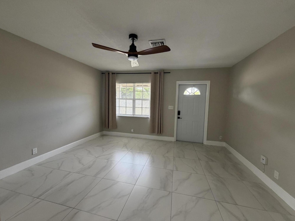 1408 Se 3rd Terrace - Photo 5