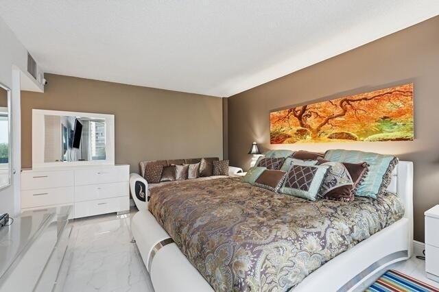 2400 Presidential Way - Photo 15