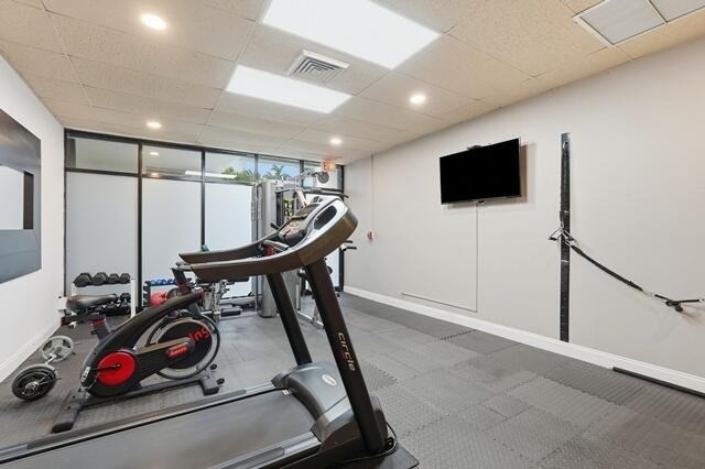 2400 Presidential Way - Photo 30