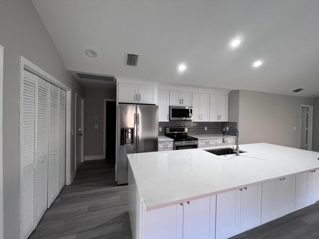 1596 Hawthorne Place - Photo 1