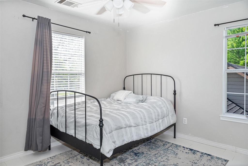 487 S Waco Street - Photo 10